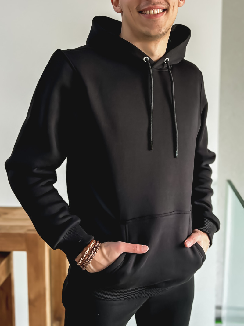 Pull noir à discount capuche