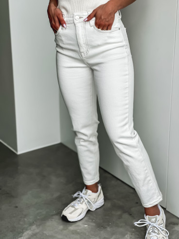 Jean boyfriend femme blanc sale