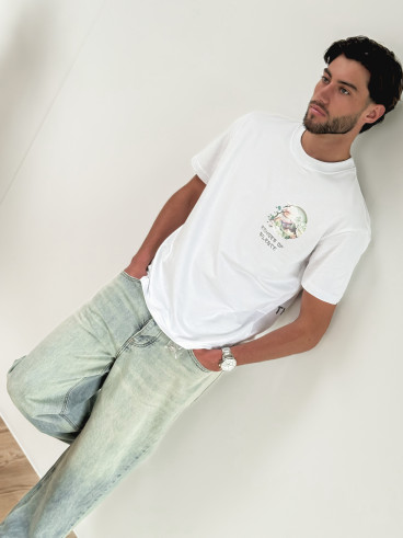T-shirt " The wind whispers forgotten secrets " - Blanc