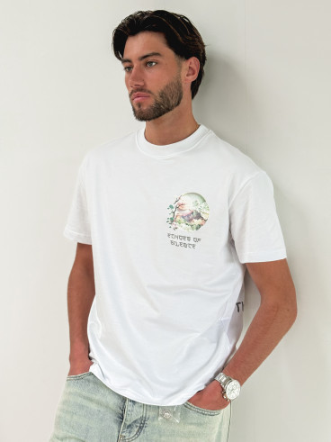 T-shirt " The wind whispers forgotten secrets " - Blanc