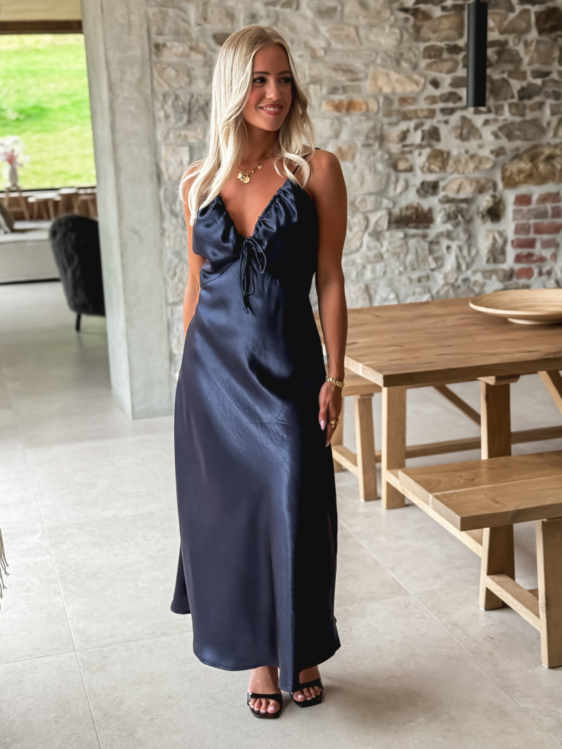 Robe longue satinée Madilyn - Bleu Marine