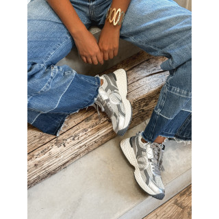 No nameRunner silver metal