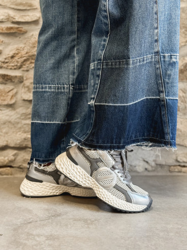No nameRunner silver metal