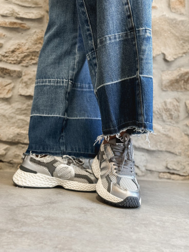 No nameRunner silver metal