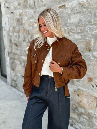 Bisou9011 camel