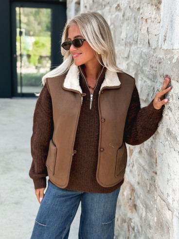 Season15G495 camel