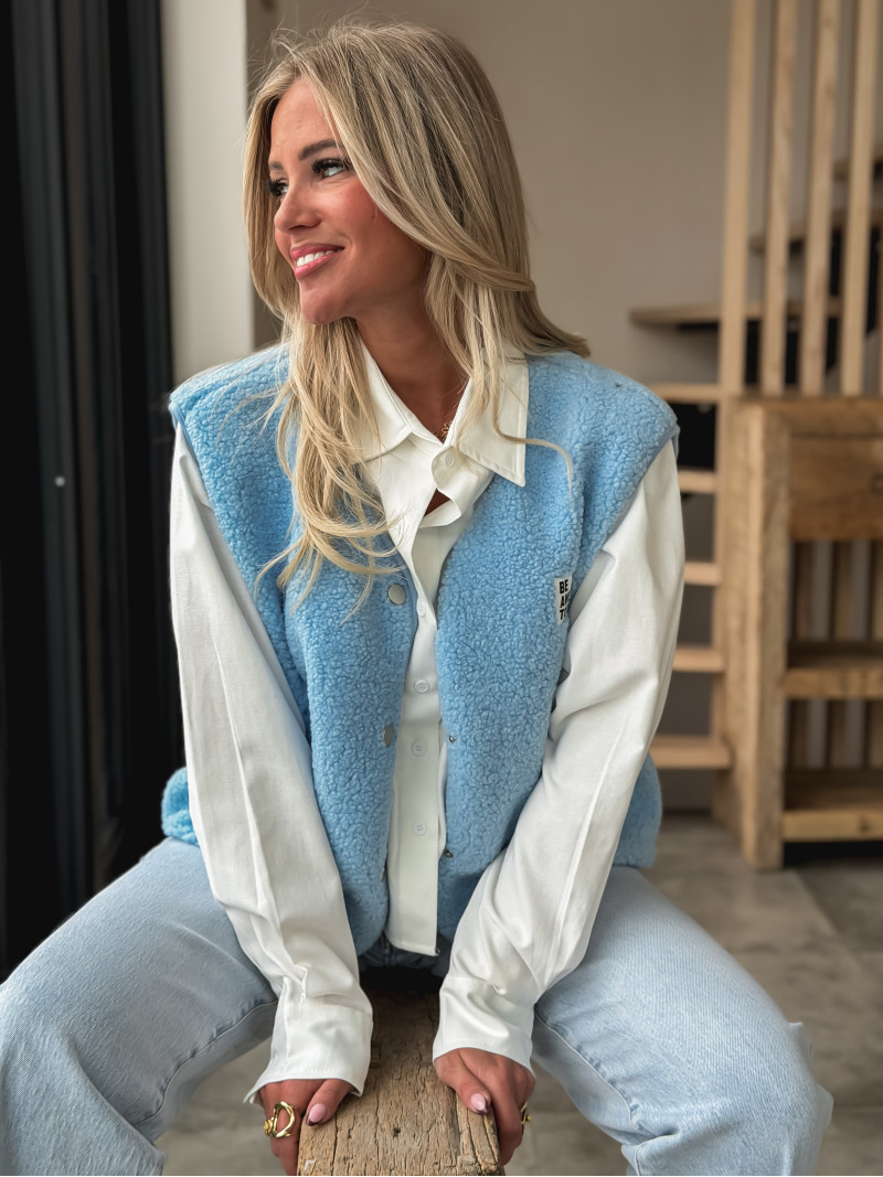 Gilet teddy sans manches Rania - Bleu ciel