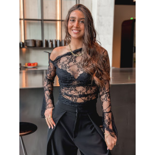 Blouse noire asymétrique en dentelle