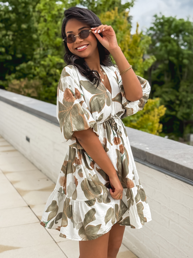 Robe courte à motifs Moyana - Kaki Robe courte à motifs Moyana - Kaki