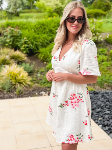 Robe courte à fleurs Mélaine - Blanc/Rose Robe courte à fleurs Mélaine - Blanc/Rose