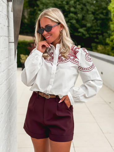 Chemise brodée Solène - Blanc/Bordeaux Chemise brodée Solène - Blanc/Bordeaux