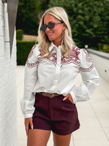 Chemise brodée Solène - Blanc/Bordeaux Chemise brodée Solène - Blanc/Bordeaux