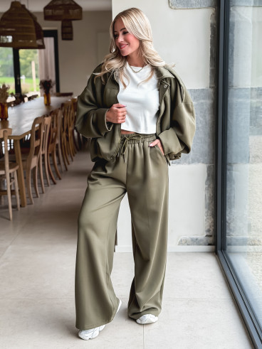 Ensemble Emmy - Kaki