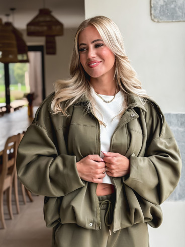 Ensemble Emmy - Kaki