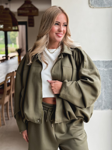 Ensemble Emmy - Kaki