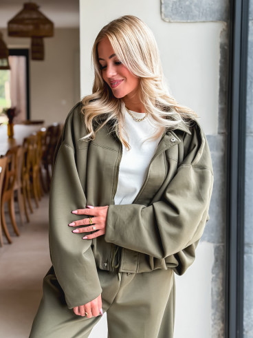 Ensemble Emmy - Kaki