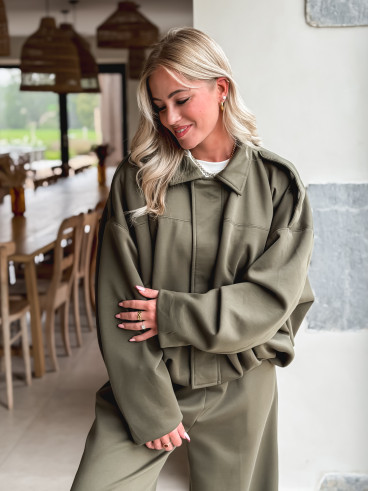 Ensemble Emmy - Kaki
