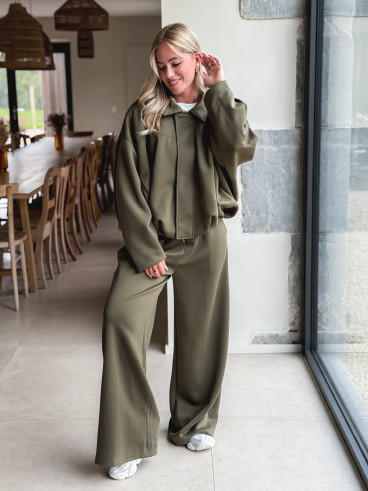 Ensemble Emmy - Kaki