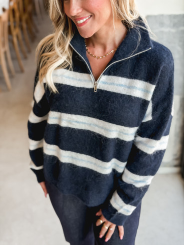 Pull ligné Constance - Bleu marine Pull ligné Constance - Bleu marine